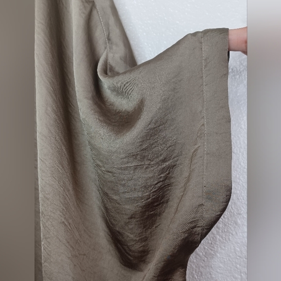 Tutu & Lilli Satin Lagenlook Olive Green Tunic Blouse - Picture 7 of 15